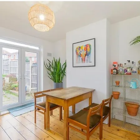 Holiday home Bright, Stylish Townhouse *