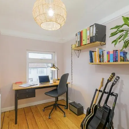 Hébergement de vacances Bright, Stylish Townhouse *
