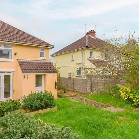 Bright, Stylish Townhouse Holiday home *