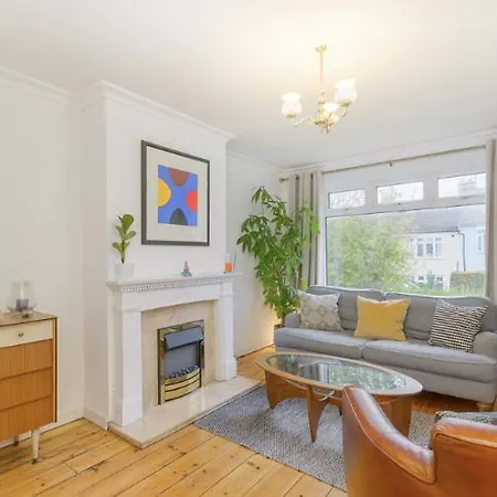 Bright, Stylish Townhouse Holiday home Bristol